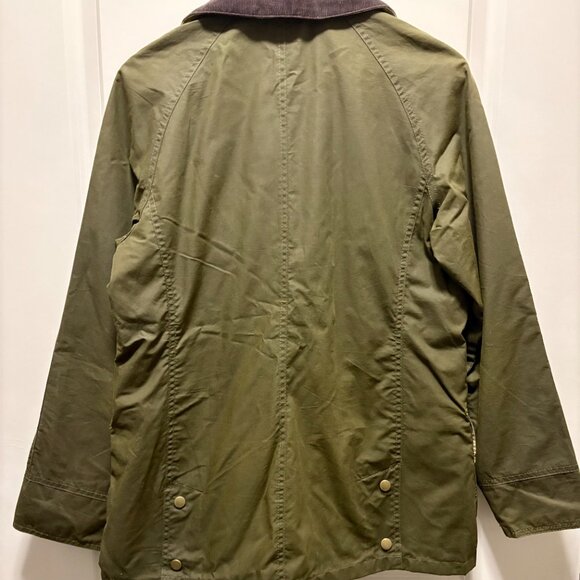 Barbour Women’s Classic Waxed Beadnell Jacket - Picture 2 of 8